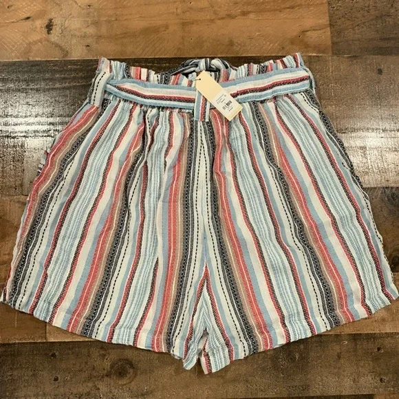 Francesca’s Paper-bag Stripped Shorts Size L - Picture 6 of 8